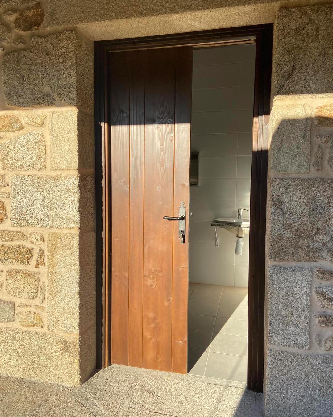 Puertas de madera y ventanas en Vilagarcía